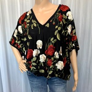 AKEMI + KIN Women’s V-Neck Embroidered Floral Oversized Top (Size XS/S)